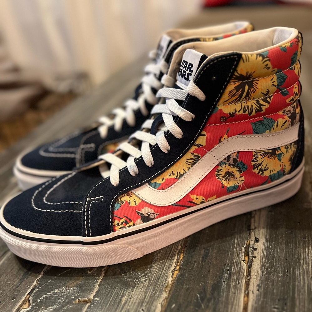Vans Star Wars - Yoda - men’s 8.5, women’s 10- like new